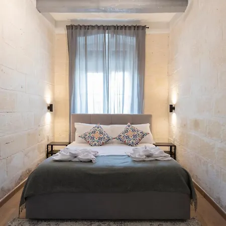 Collection - Felix Apartman *