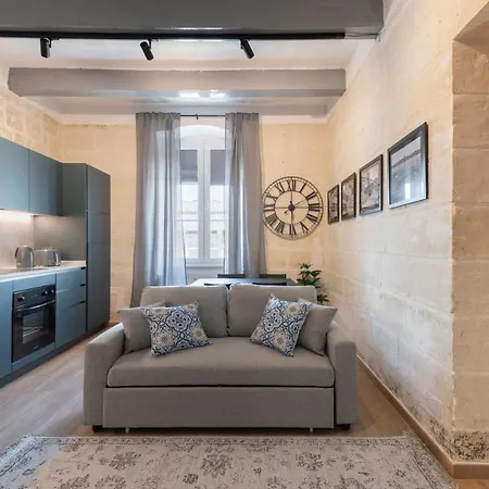 Collection - Felix Apartman