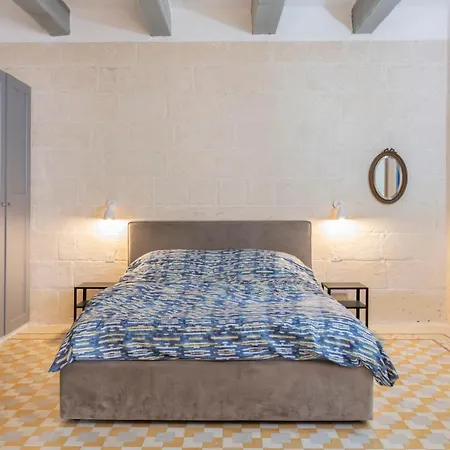 Collection - Felix Valletta