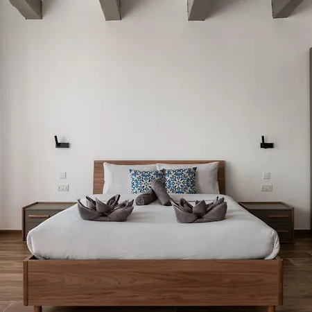 Collection - Felix Apartman *